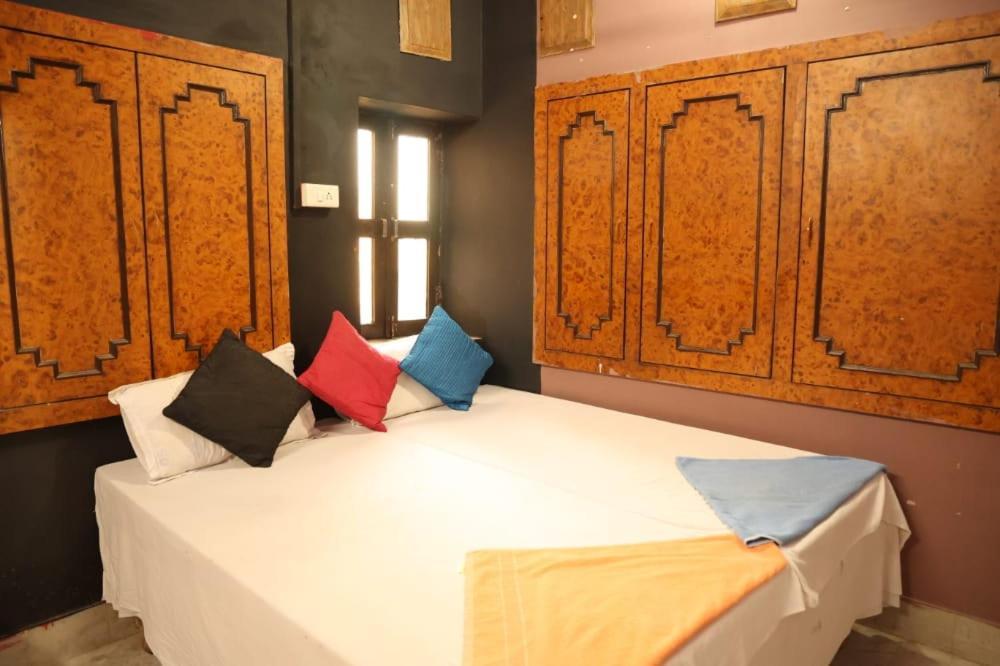 הוסטל ג'ודפור Santkripa Backpackers 400 Mtr From Railway Station מראה חיצוני תמונה