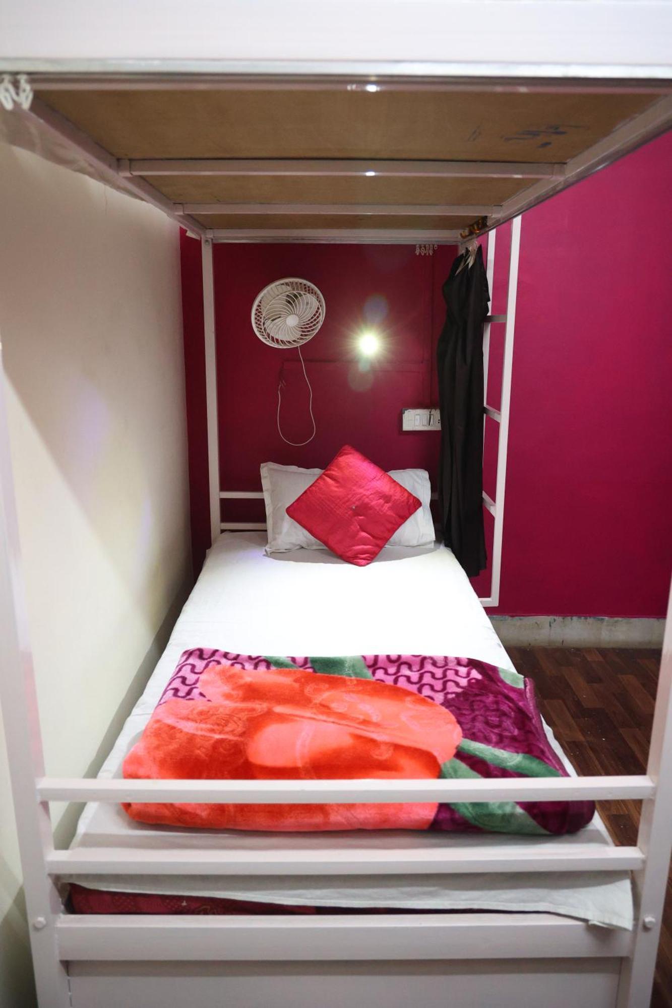 הוסטל ג'ודפור Santkripa Backpackers 400 Mtr From Railway Station מראה חיצוני תמונה